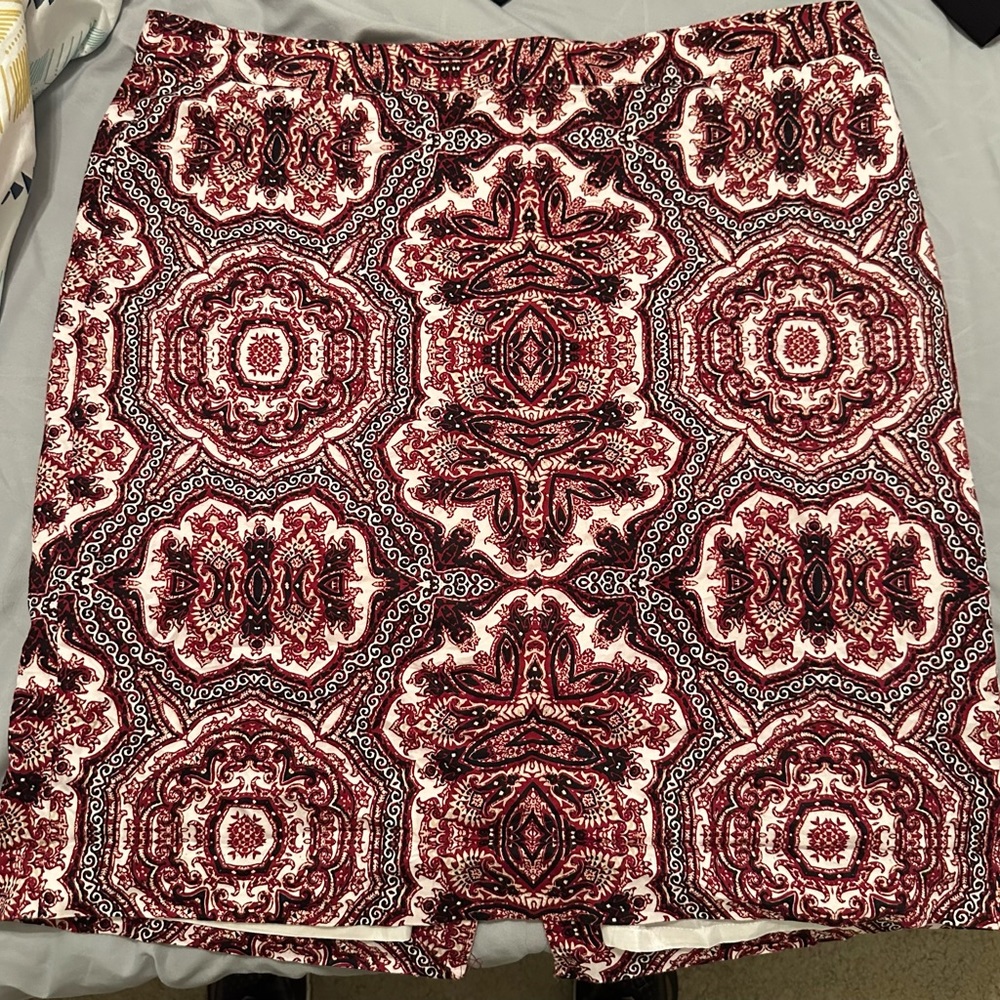 Van Heusen Red Patterned Skirt Size 18